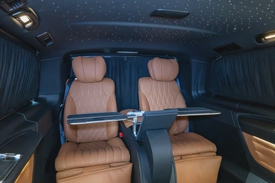 Mercedes V300 Maybach | 2025 GCC | With Warranty | VIP Interior | PS5  Smart TV 43”-11