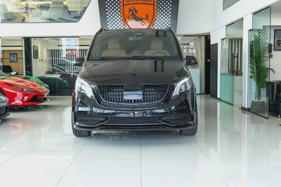 Mercedes V300 Maybach | 2025 GCC | With Warranty | VIP Interior | PS5  Smart TV 43”-1
