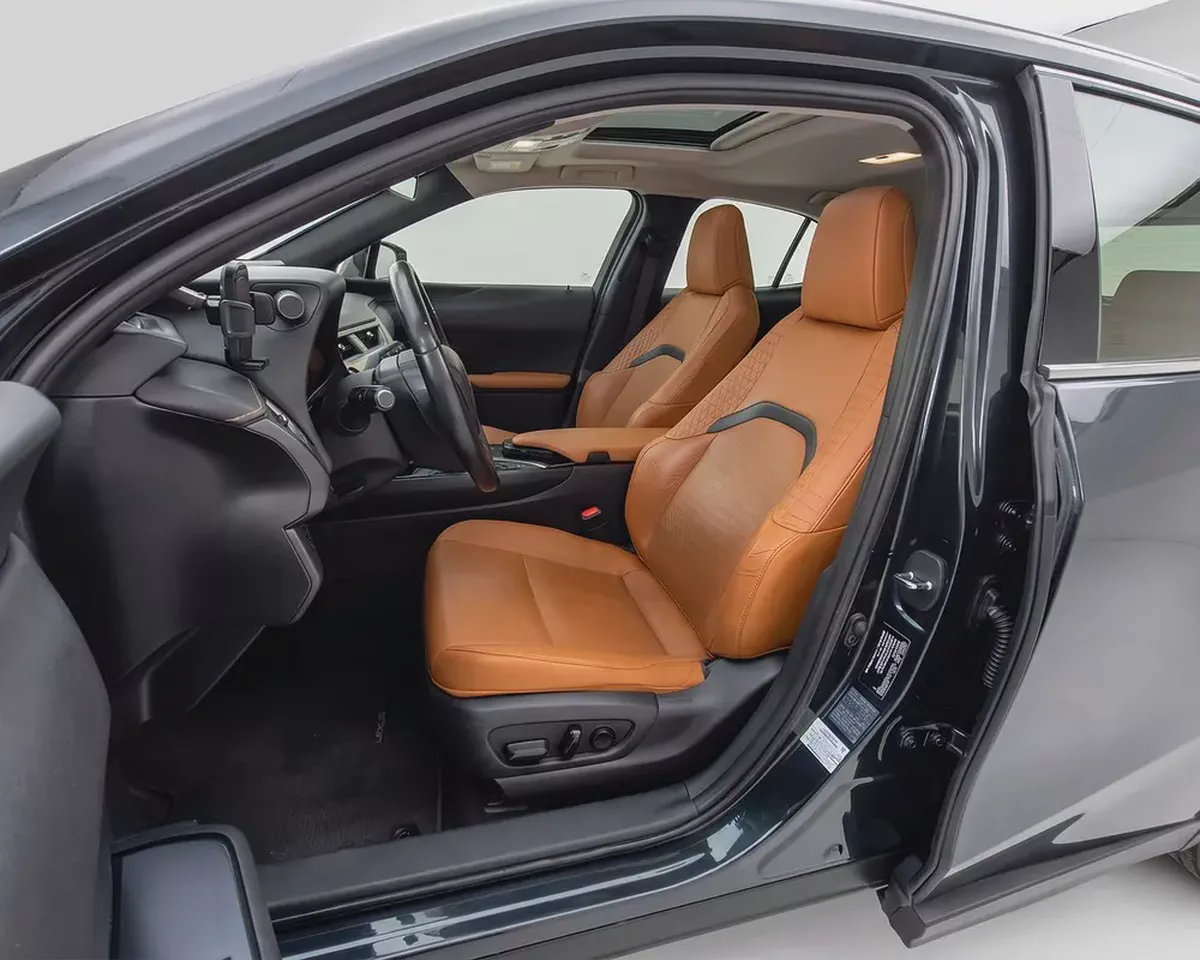 Lexus UX 200 Premier 2020 | 2 Keys | Perfect Condition | AED 1,469 / Monthly-5-5