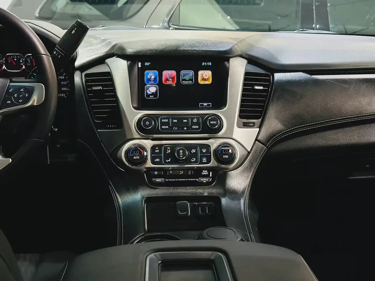GMC YUKON SLE 2017 GCC SPECS LOW KILOMETER ONLY 41k KILOMETERS ORIGINAL PAINT-15-15