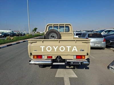 Toyota Land Cruiser Pick Up-12