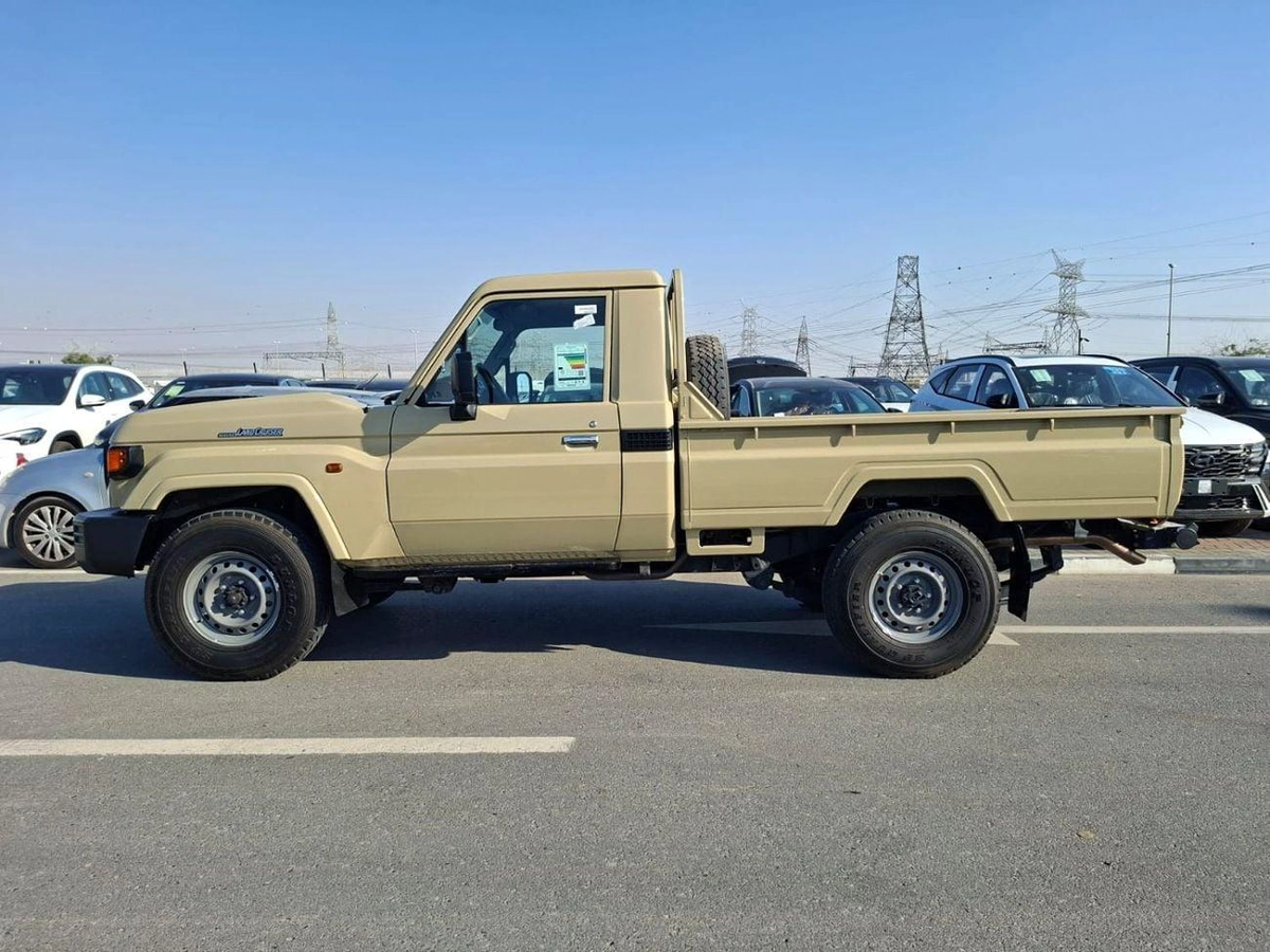 Toyota Land Cruiser Pick Up-4-0