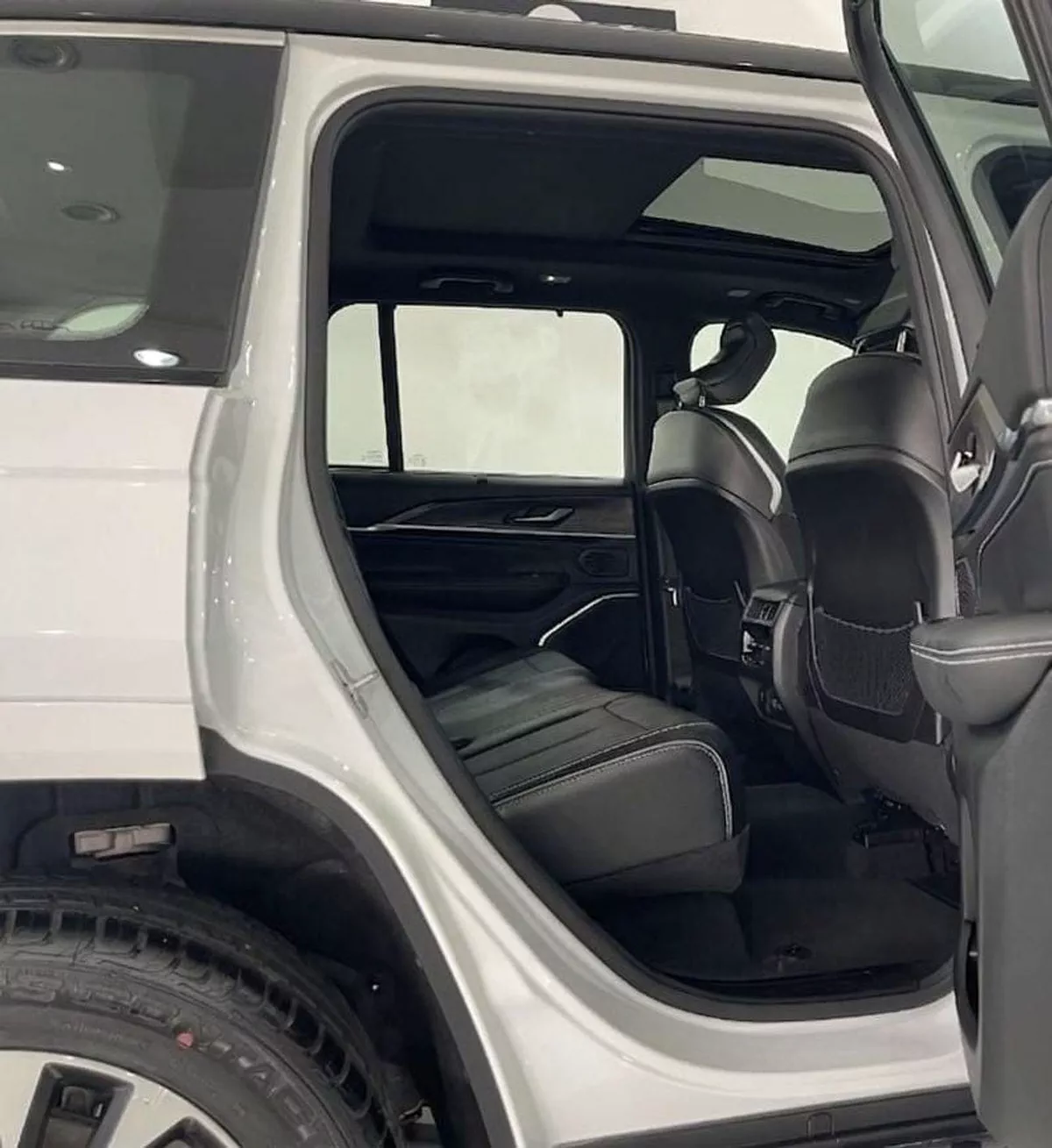 Jeep Grand Cherokee OVERLAND 3.6L V6-10-0