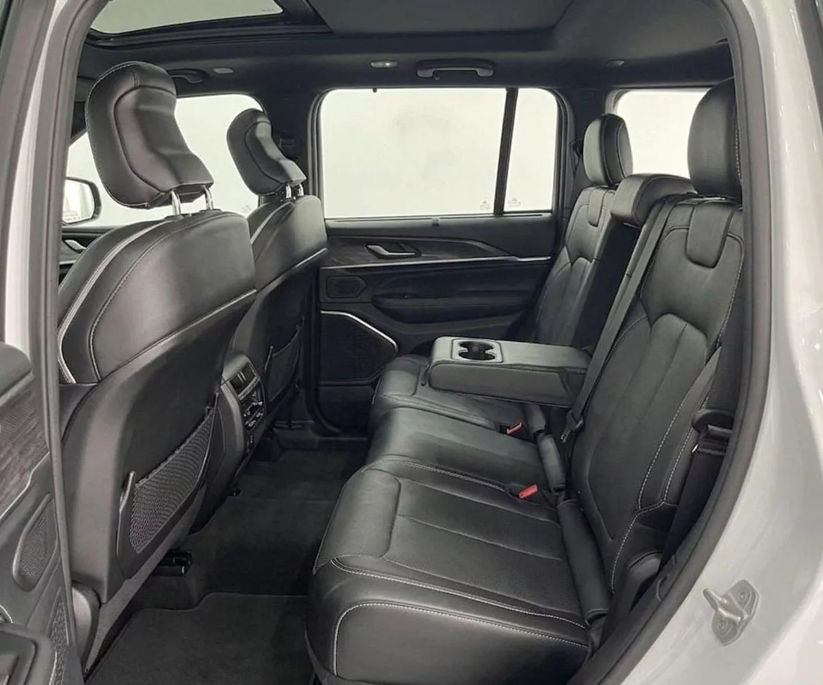 Jeep Grand Cherokee OVERLAND 3.6L V6-11-0