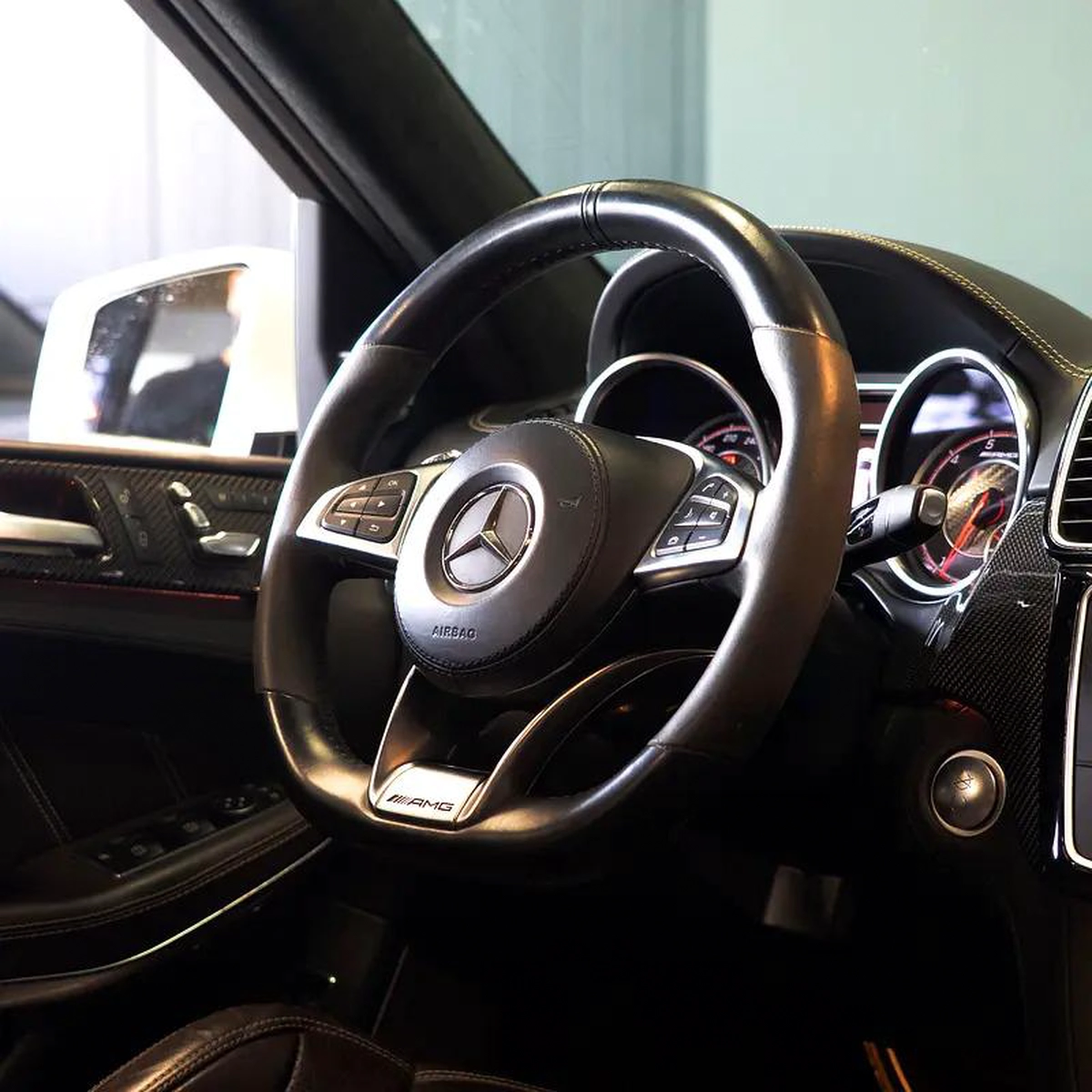 AED 3,732 pm • 0% Downpayment • Mercedes-Benz GLS 63 AMG • 1 Year Warranty-4-4