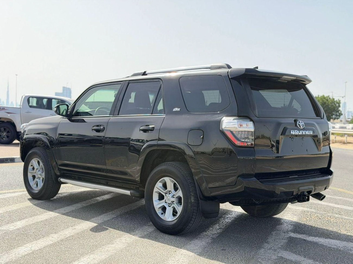 Toyota 4Runner 2022 Toyota 4Runner SR5 Premium Full Option+ 4.0L V6 - AWD 4x4 With Radar  & Push Start - Sunroof-4-0