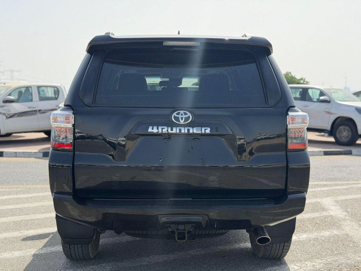 Toyota 4Runner 2022 Toyota 4Runner SR5 Premium Full Option+ 4.0L V6 - AWD 4x4 With Radar  & Push Start - Sunroof-5-0