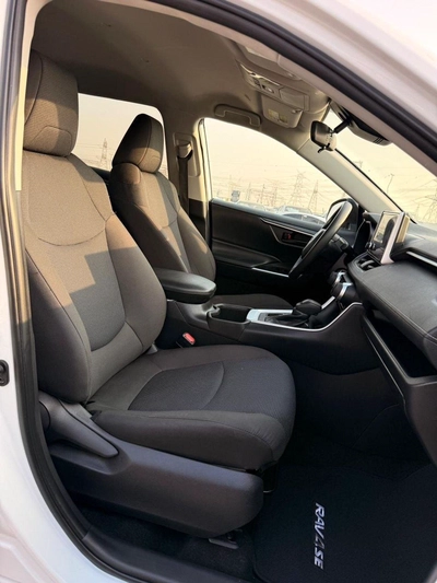 Toyota RAV4 LE Toyota RAV4 2024-6