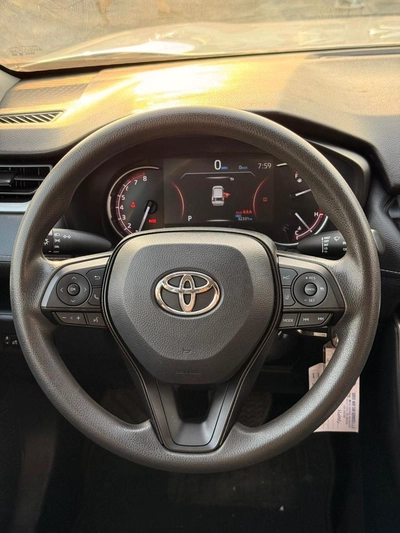 Toyota RAV4 LE Toyota RAV4 2024-9