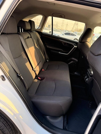 Toyota RAV4 LE Toyota RAV4 2024-11