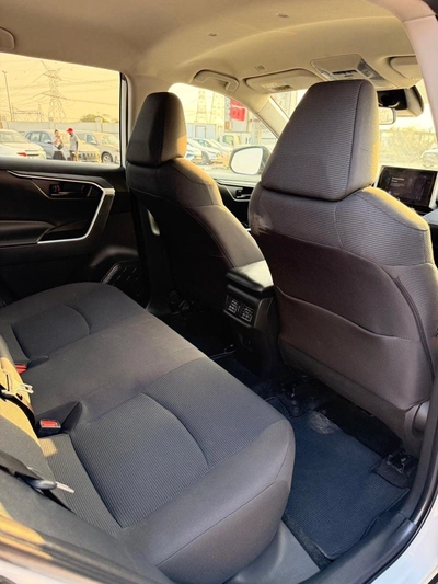 Toyota RAV4 LE Toyota RAV4 2024-13