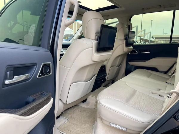 2023 Toyota Land Cruiser VXR - GCC Specs - Pristine Condition