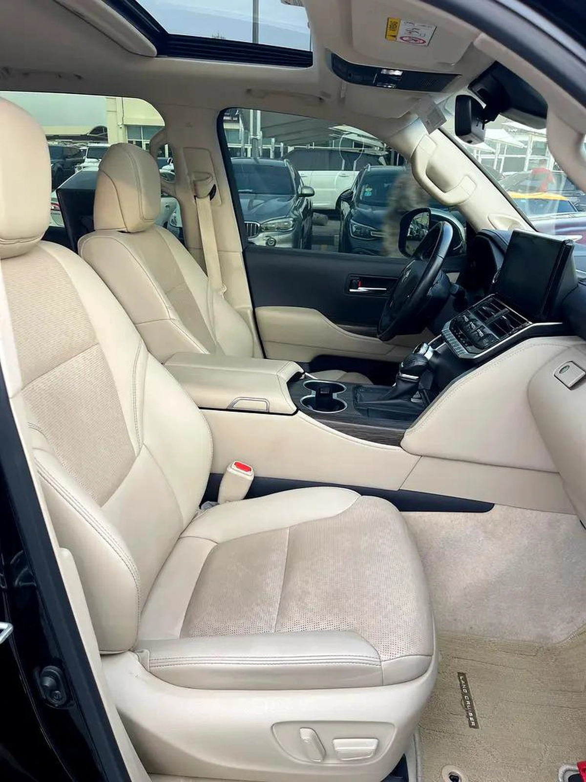 2023 Toyota Land Cruiser VXR - GCC Specs - Pristine Condition-6-6