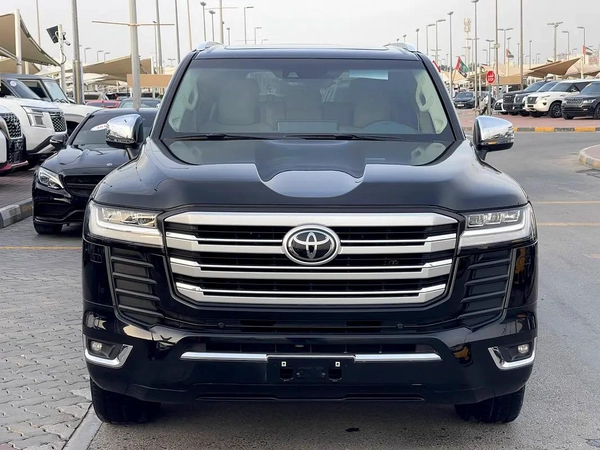 2023 Toyota Land Cruiser VXR - GCC Specs - Pristine Condition