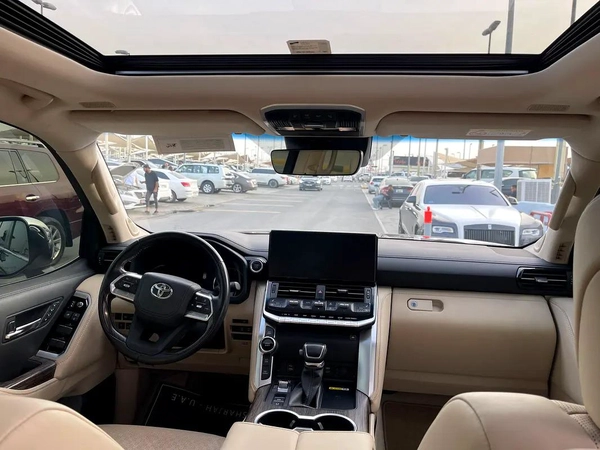 2023 Toyota Land Cruiser VXR - GCC Specs - Pristine Condition