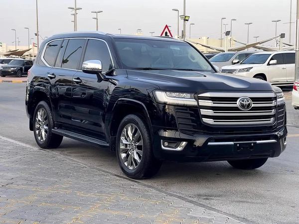 2023 Toyota Land Cruiser VXR - GCC Specs - Pristine Condition