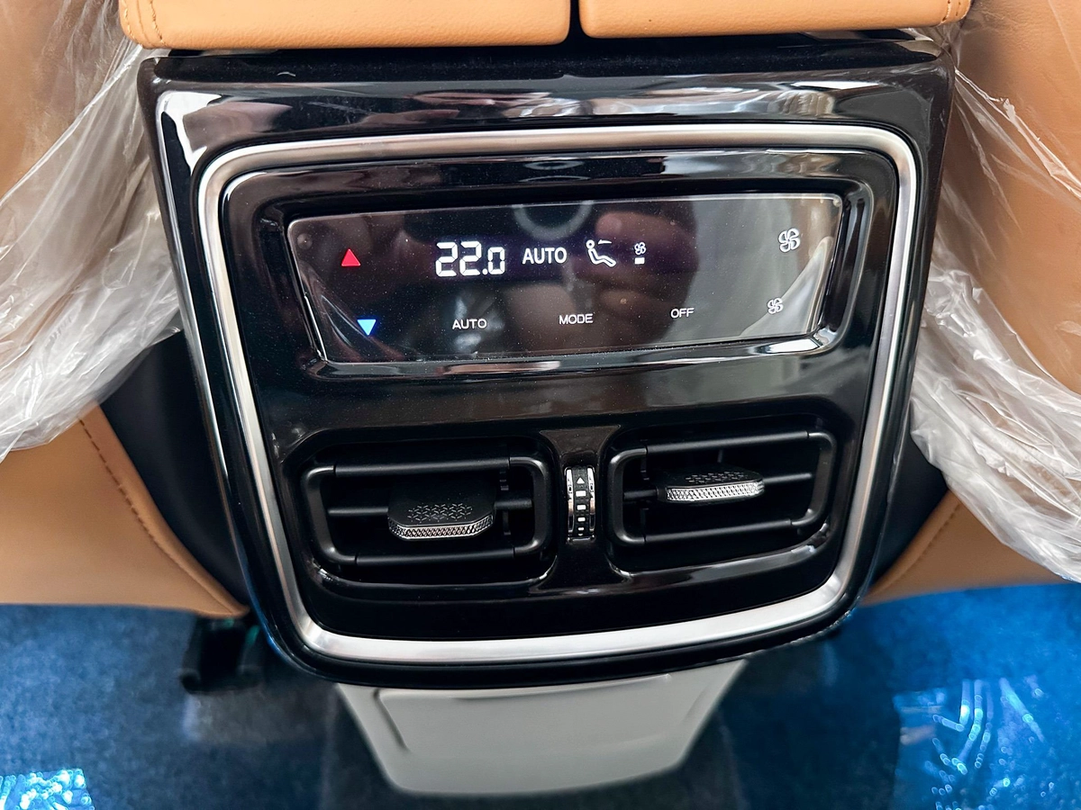 Jetour X70 Plus Luxury 2025-24-24