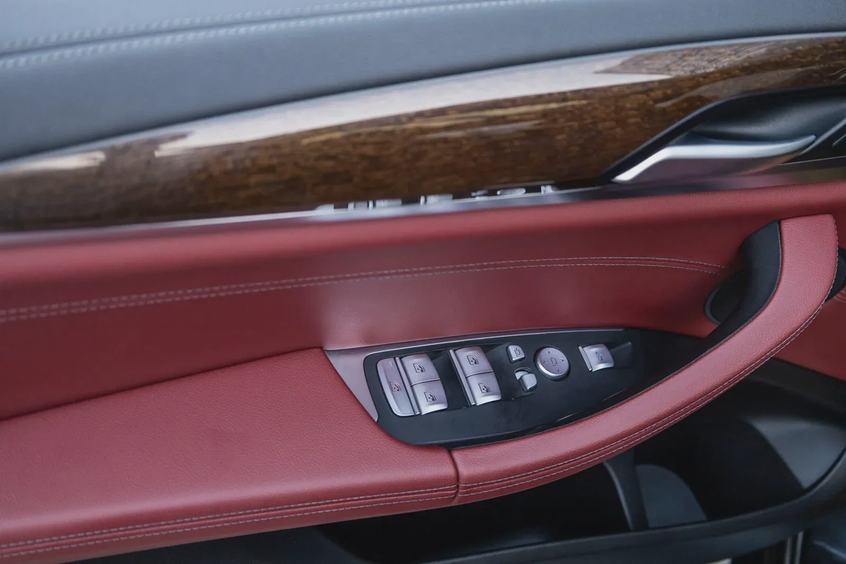 BMW X4 30 2023-10-10