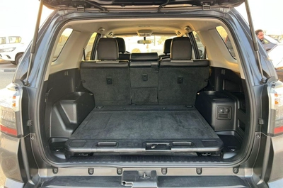 Toyota 4Runner 2015 Toyota 4Runner SR5 Premium - 4.0L V6 - Full Display Rear CAM  - Leather Seat - 72000 Mileage  --19