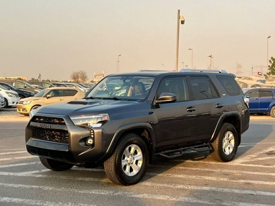 Toyota 4Runner 2015 Toyota 4Runner SR5 Premium - 4.0L V6 - Full Display Rear CAM  - Leather Seat - 72000 Mileage  --2