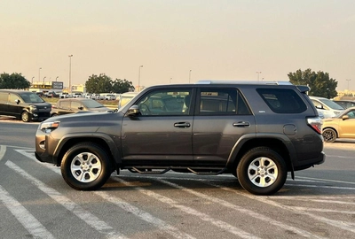 Toyota 4Runner 2015 Toyota 4Runner SR5 Premium - 4.0L V6 - Full Display Rear CAM  - Leather Seat - 72000 Mileage  --3
