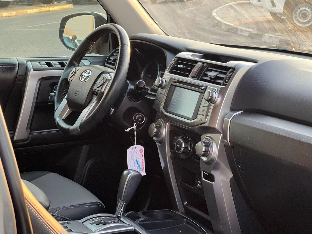 Toyota 4Runner 2015 Toyota 4Runner SR5 Premium - 4.0L V6 - Full Display Rear CAM  - Leather Seat - 72000 Mileage  --13-0