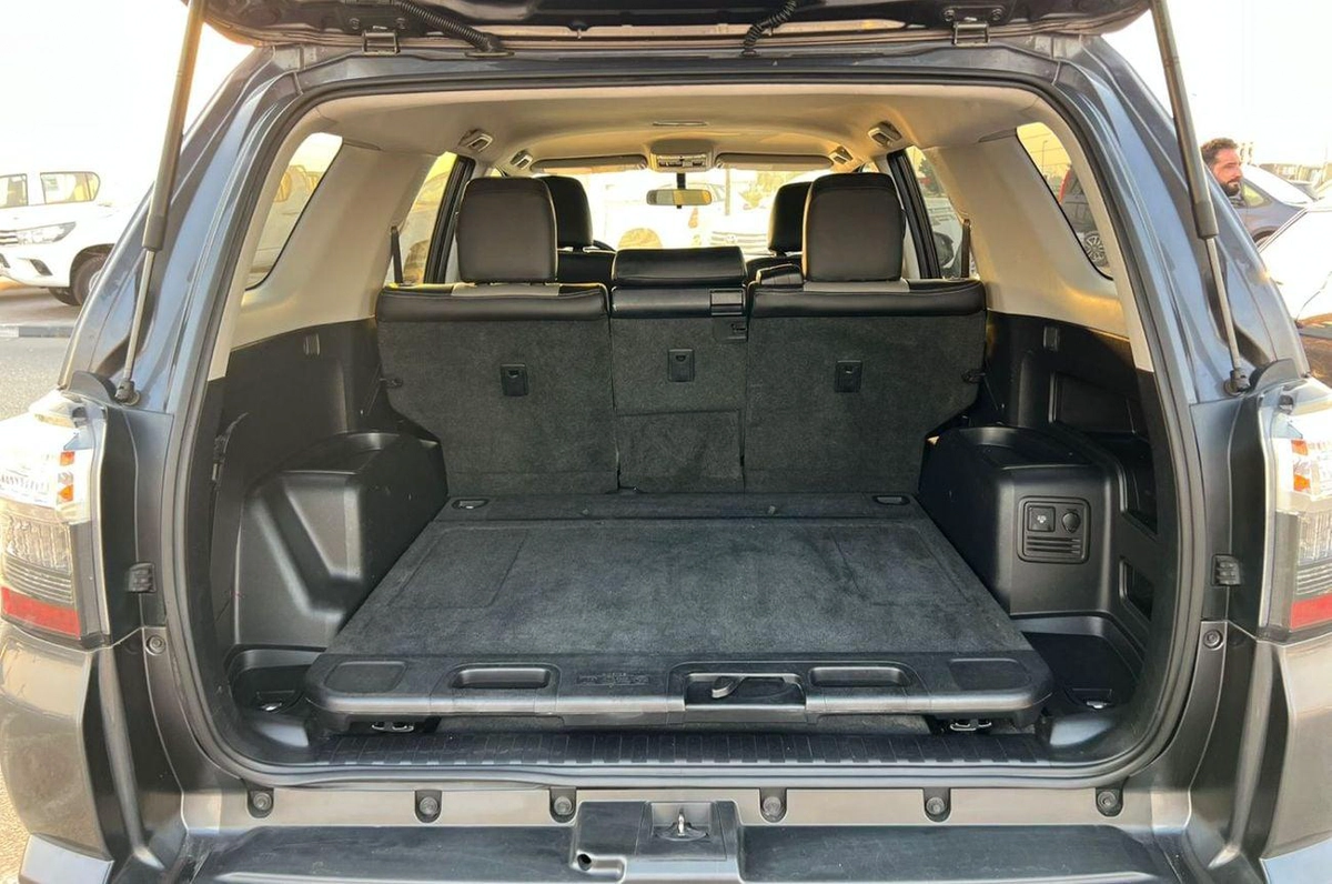 Toyota 4Runner 2015 Toyota 4Runner SR5 Premium - 4.0L V6 - Full Display Rear CAM  - Leather Seat - 72000 Mileage  --19-0