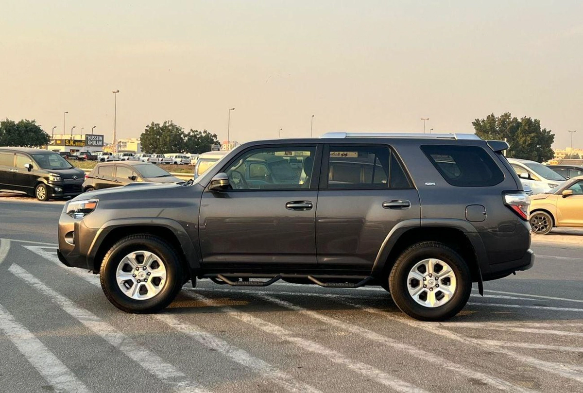 Toyota 4Runner 2015 Toyota 4Runner SR5 Premium - 4.0L V6 - Full Display Rear CAM  - Leather Seat - 72000 Mileage  --3-0