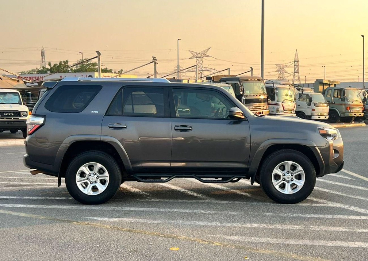Toyota 4Runner 2015 Toyota 4Runner SR5 Premium - 4.0L V6 - Full Display Rear CAM  - Leather Seat - 72000 Mileage  --8-0