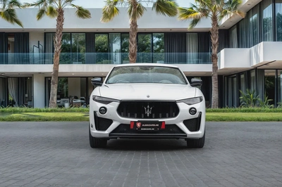 4,304 P.M |  Levante Trofeo | 0% Downpayment | Immaculate Condition!-3