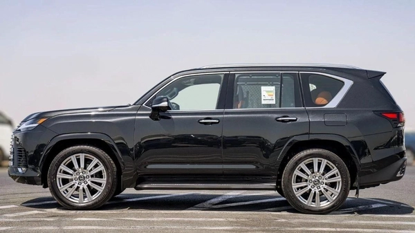 Lexus LX600 LEXUS LX600 VIP 3.5P AT MY2024 – BLACK