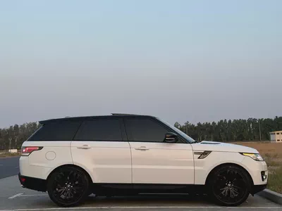 Stunning Land Rover Range Rover Sport HSE Supercharged 2016 - GCC Specs-4