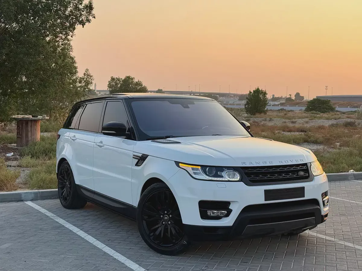Stunning Land Rover Range Rover Sport HSE Supercharged 2016 - GCC Specs