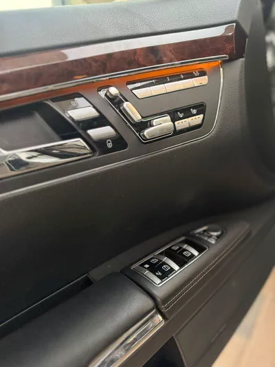 Mercedes Benz S550 2012-1