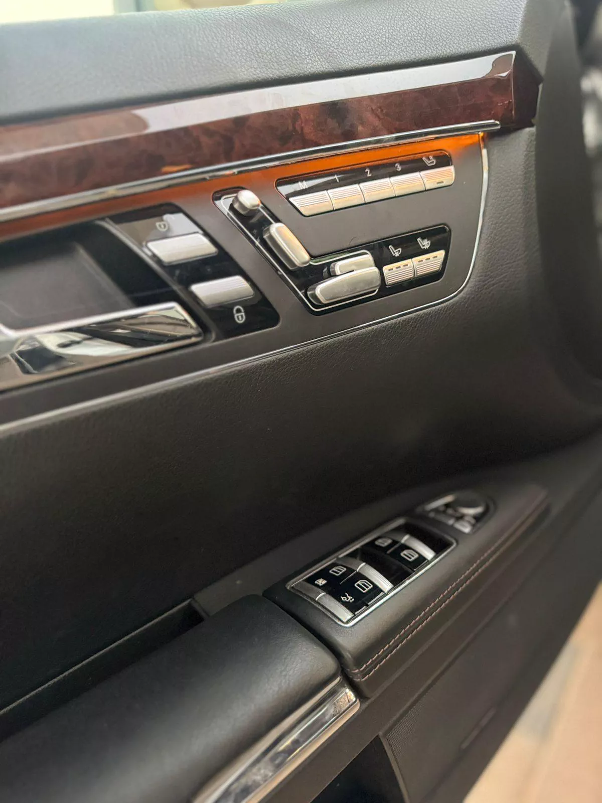 Mercedes Benz S550 2012-1-1