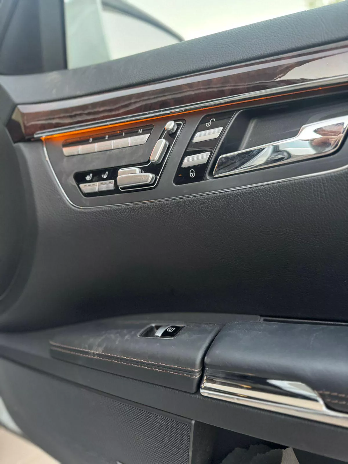 Mercedes Benz S550 2012-3-3