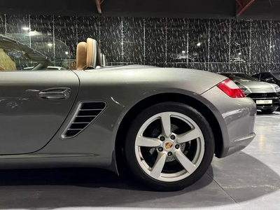 Porsche Boxster 2006 | Japanese specs | Original Paint | Well maintained-16