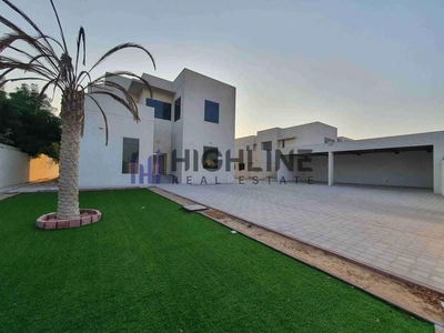 Luxury 5-Bedroom Villa service block & poo-27