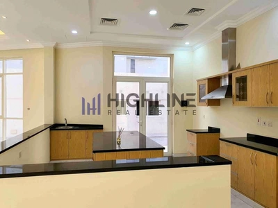 Luxury 5-Bedroom Villa service block & poo-1