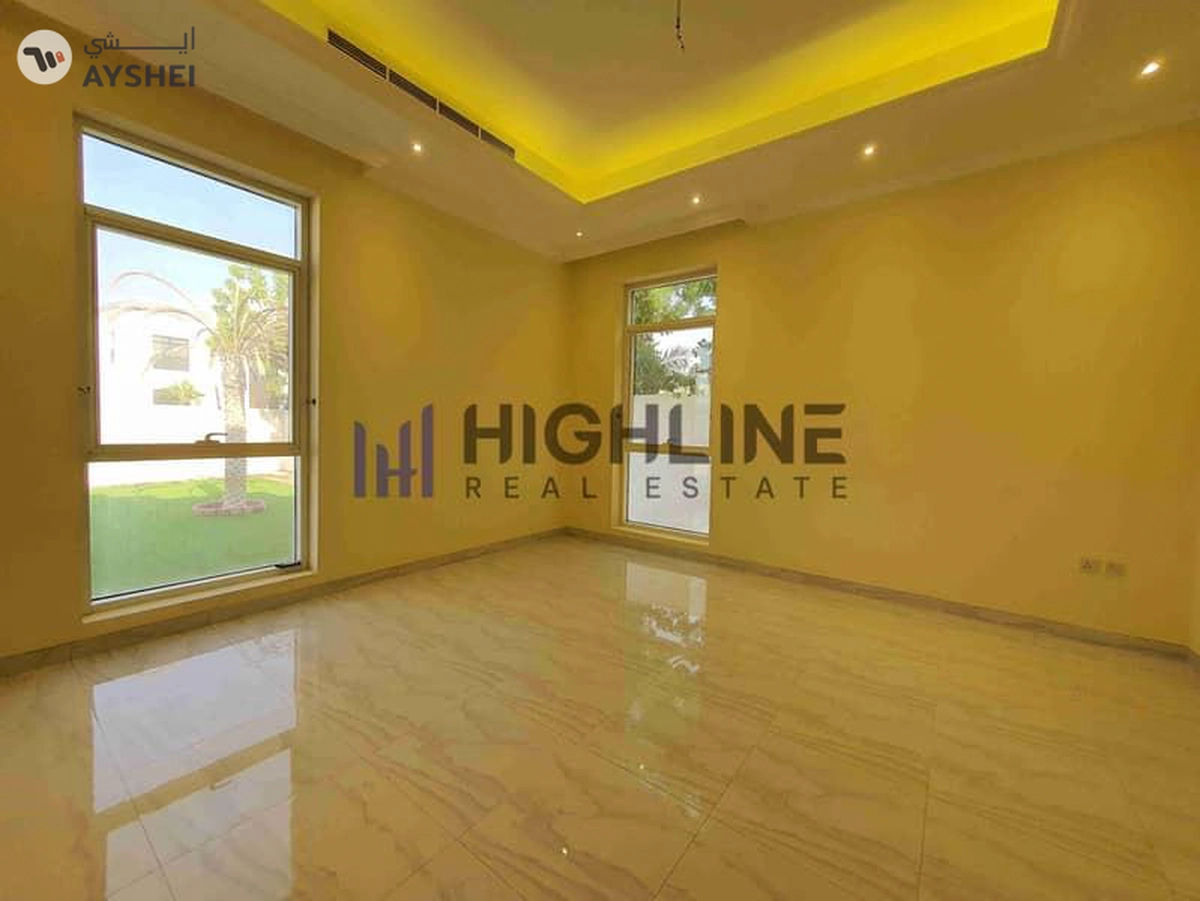 Luxury 5-Bedroom Villa service block & poo-12-12