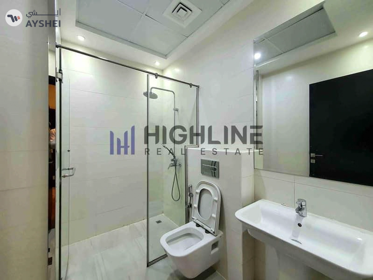 Luxury 5-Bedroom Villa service block & poo-21-21