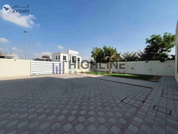 Luxury 5-Bedroom Villa service block & poo