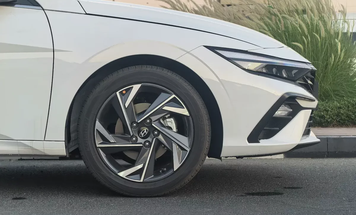 Hyundai Elantra Inhouse finance pay 18k and remaining within 4 years-3-3