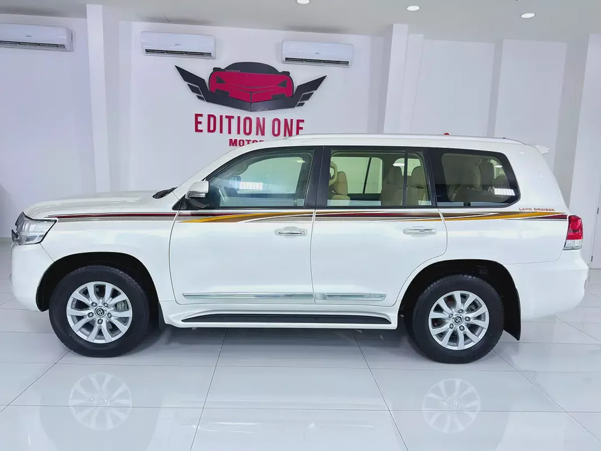 Toyota Land Cruiser GXR 2020 GCC Specs-3-3