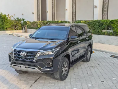 TOYOTA FORTUNER 2017 FACELIFTED 2025 GCC V4 2.7L 4X4 IN PERFECT CONDITION-1