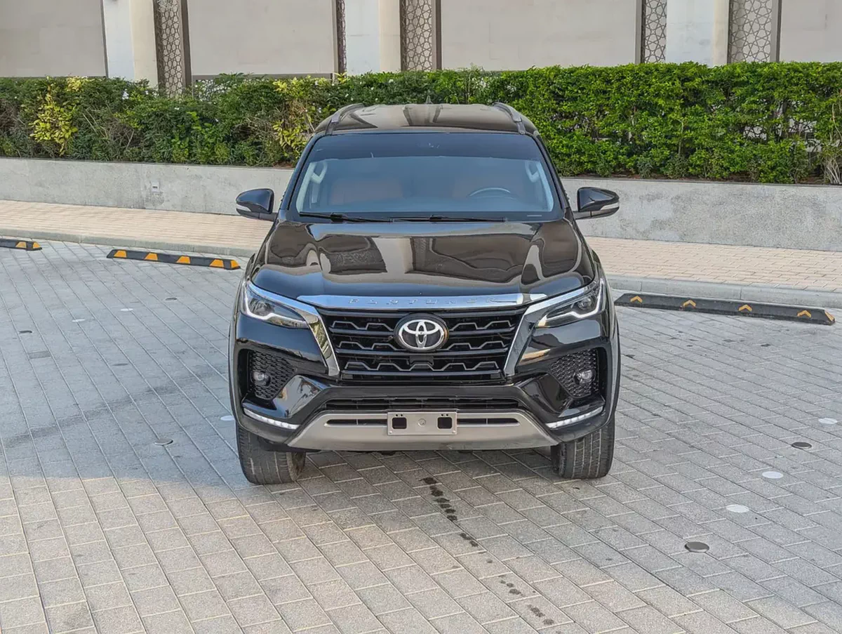 TOYOTA FORTUNER 2017 FACELIFTED 2025 GCC V4 2.7L 4X4 IN PERFECT CONDITION-17-17