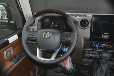 2026 ll Toyota Land Cruiser Lc 76 Gcc ll Al-Futtaim Warranty-13
