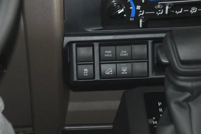 2026 ll Toyota Land Cruiser Lc 76 Gcc ll Al-Futtaim Warranty-15