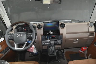 2026 ll Toyota Land Cruiser Lc 76 Gcc ll Al-Futtaim Warranty-18
