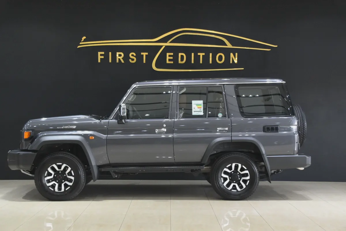 2026 ll Toyota Land Cruiser Lc 76 Gcc ll Al-Futtaim Warranty-4-4